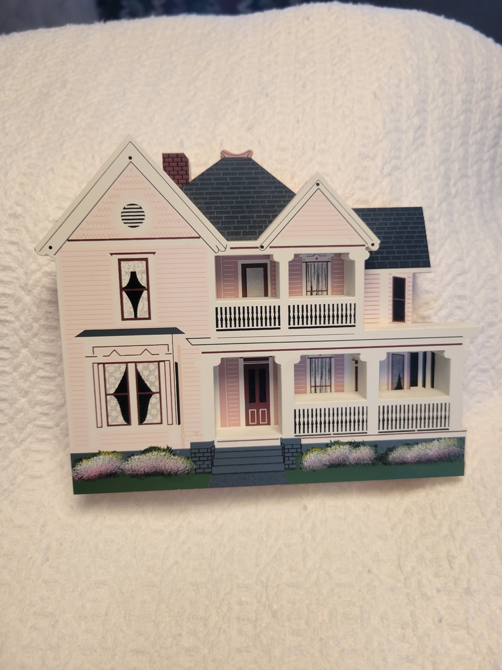 Vintage 1996 Victorian Newton Home Wooden Decor